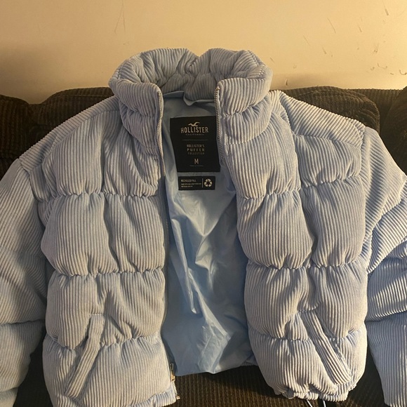 HOLLISTER Baby Blue Puff Jacket - Picture 3 of 3